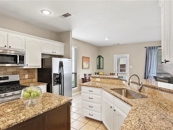 3rd image of 5313 Vestia Dr