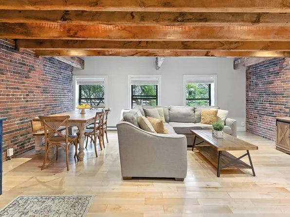 110-112 Commercial St Unit 5, Boston, MA 02109