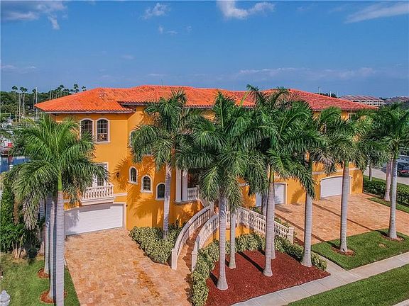 3rd image of 6129 Pasadena Point Blvd