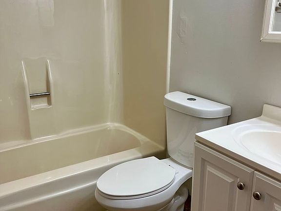 5th image of 1461-69 Hillcrest Dr #1468-19