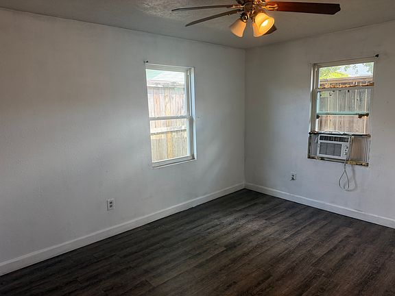 5th image of 2422 Freeman St APT B