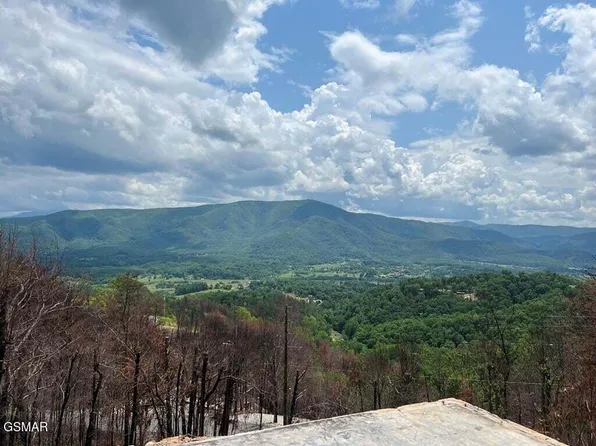 2518 Hatcher Mountain Rd, Sevierville, TN 37862