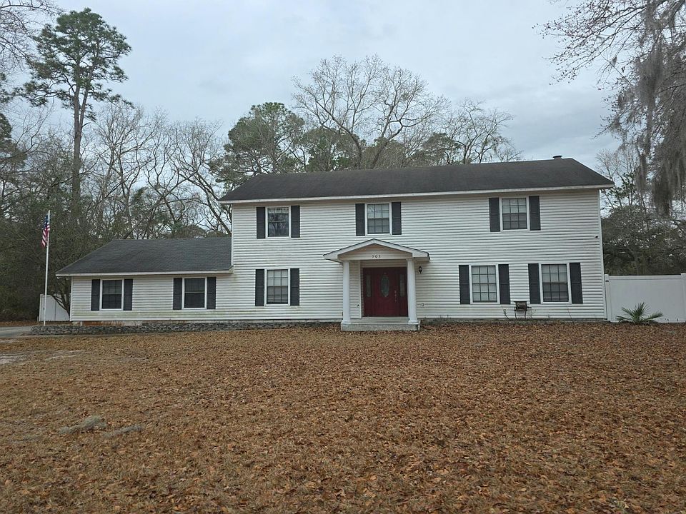 1st image of 903 Bradwell St