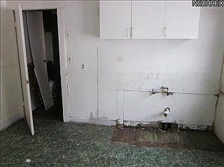 4th image of 11618 Fairport Ave