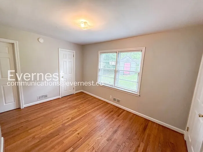 106 Acton Ave — Photo 8