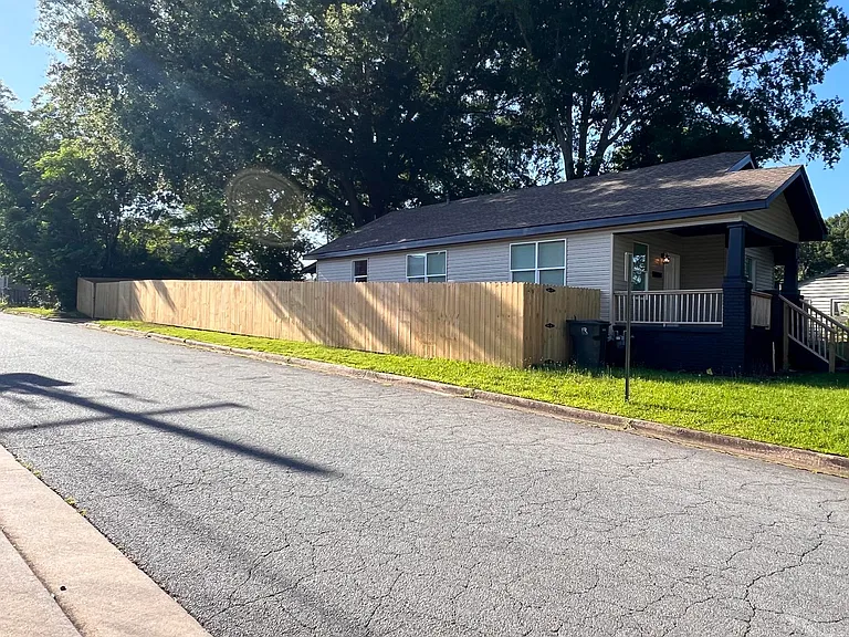 2501 S Maple St — Photo 26