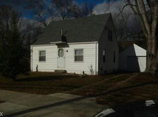 2106 Rockland Ave, Belpre, OH 45714