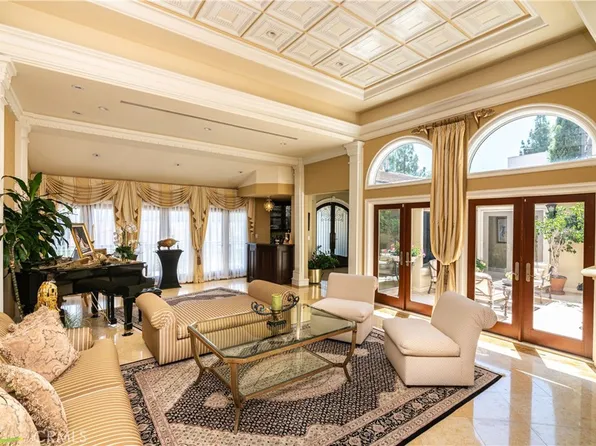 3217 Dora Verdugo Dr, Glendale, CA 91208