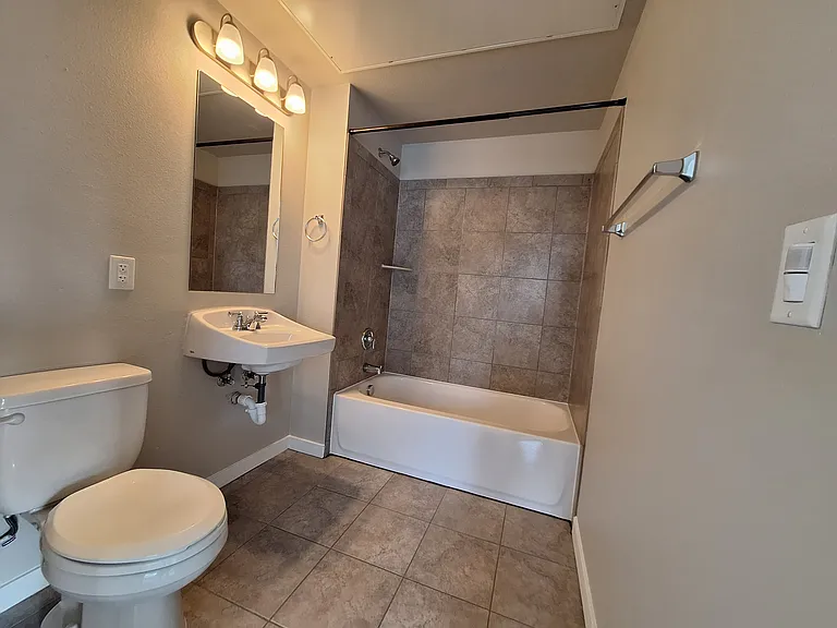 22 Spruce — Photo 35