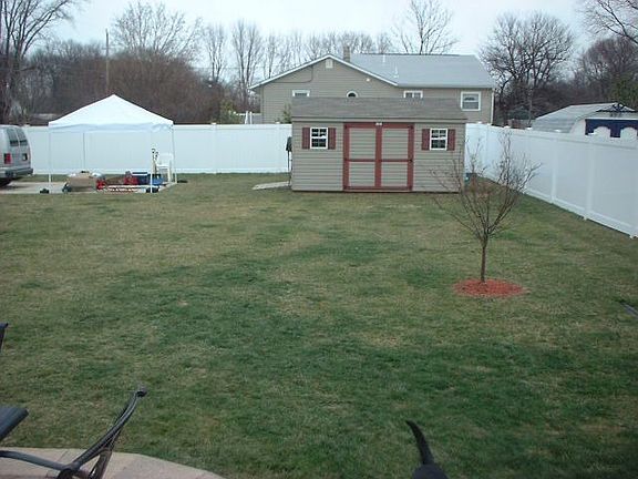 Large Privacy Fenced Yard