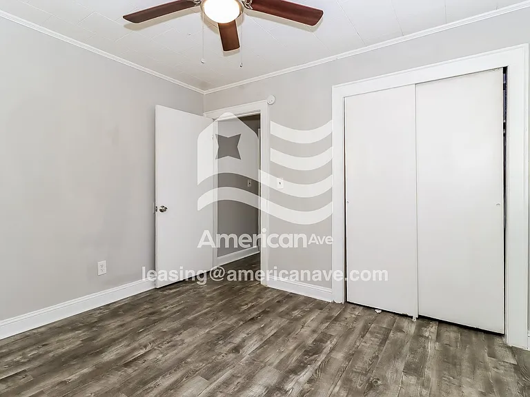 16561_010_wm_-_bedroom_12978299.jpg