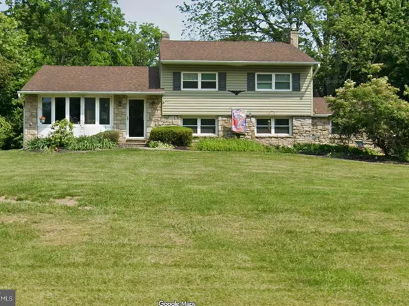 708 Oak Terrace Dr, Ambler, PA 19002