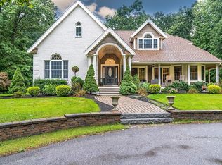 1044 Amesbury Rd, Haverhill, MA 01830