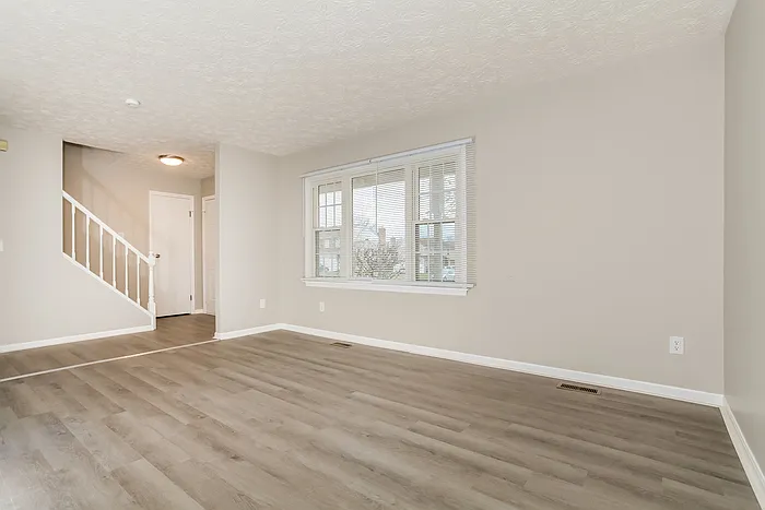4980 Riverwatch Dr — Photo 2