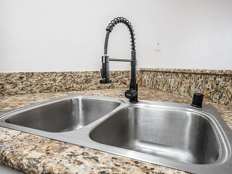 2817 Mill Point Dr — Photo 15