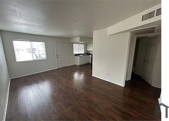 2nd image of 45 N Phyllis #109