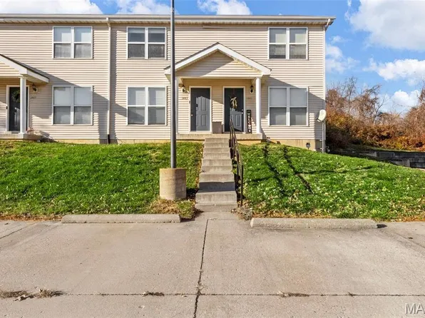 1443 Alberta Dr, Saint Charles, MO 63303