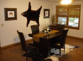 215 N Holmes Ave, Cassville, MO 64874