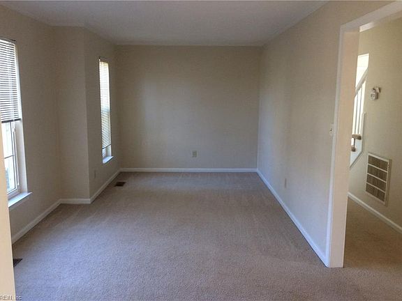 5th image of 2409 Esplanade Dr