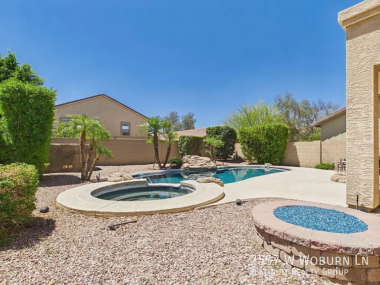 2557 W Woburn Ln — Photo 34