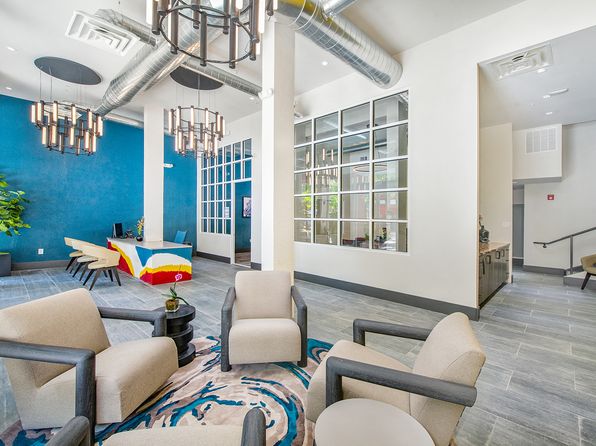 250 10th St NE APT 2301