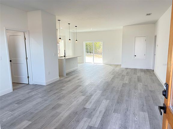 3rd image of 4650 SW 139th Pl