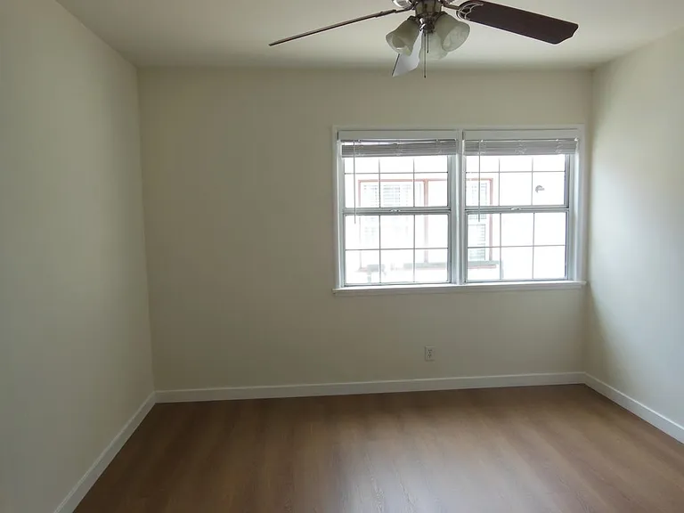 135 S Verdugo Rd #D — Photo 10