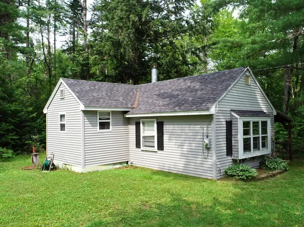 31 Parkman Road, Wellington, ME 04942