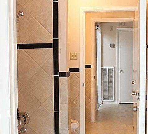 3rd image of 12826 Carvel Ln