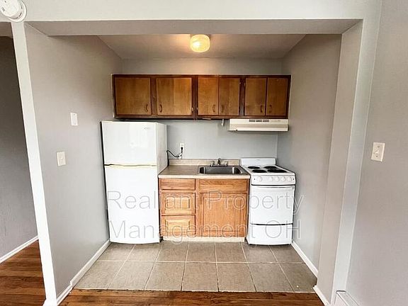 3rd image of 1729 Grand Ave #3