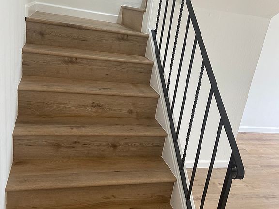 5th image of 481 Elizabeth St APT 6