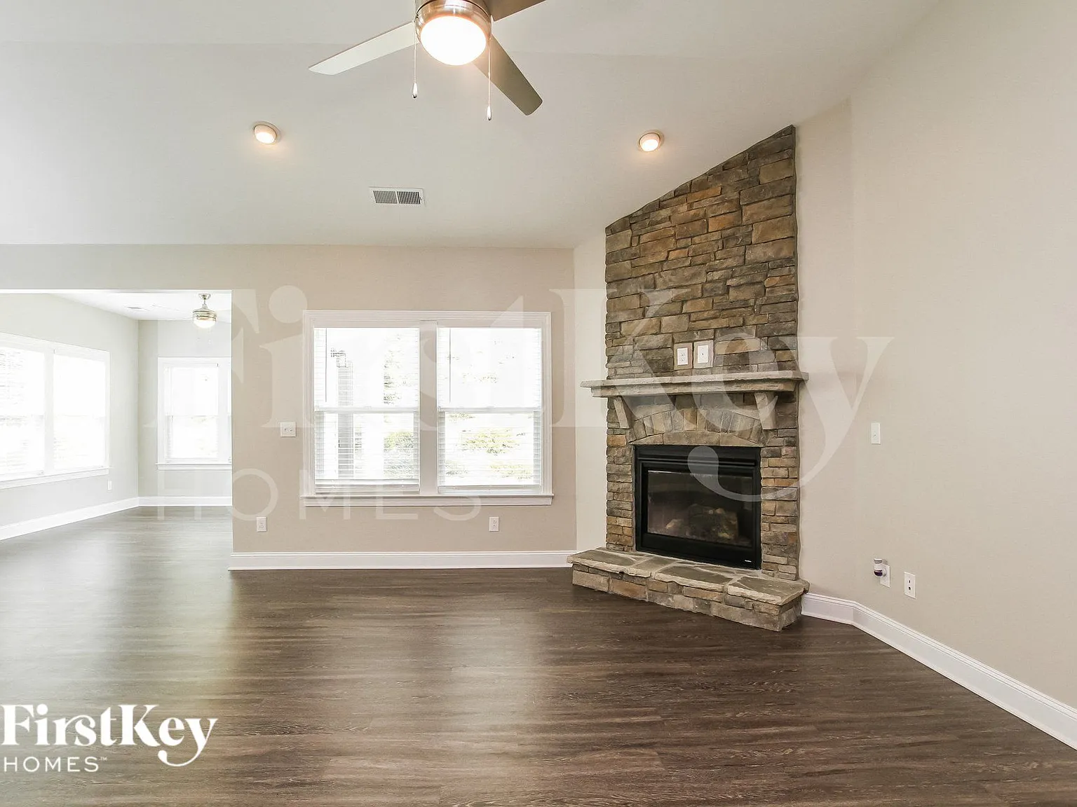 3 bed, 2.0 bath, 1558 sqft, $2,535 — Photo 3