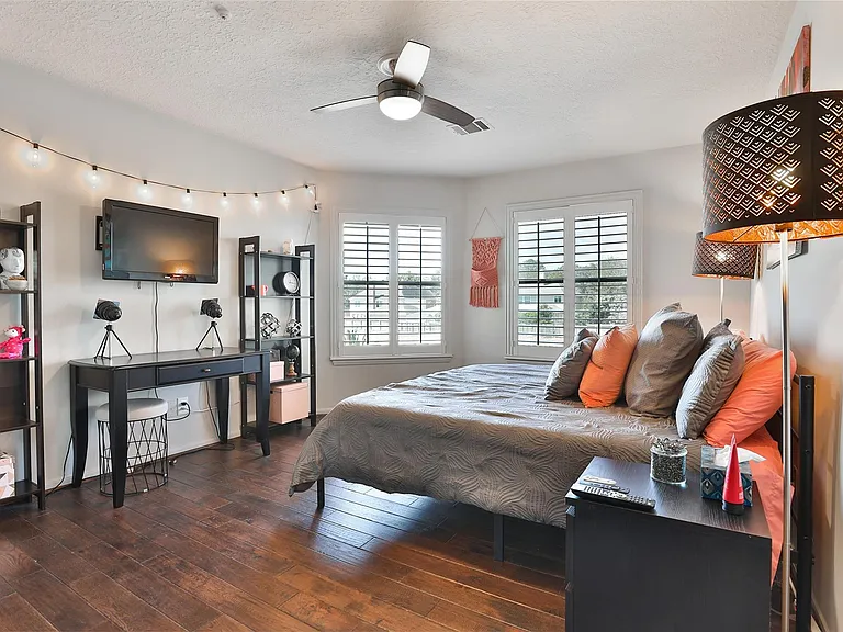 1818 Brookchester Dr — Photo 40