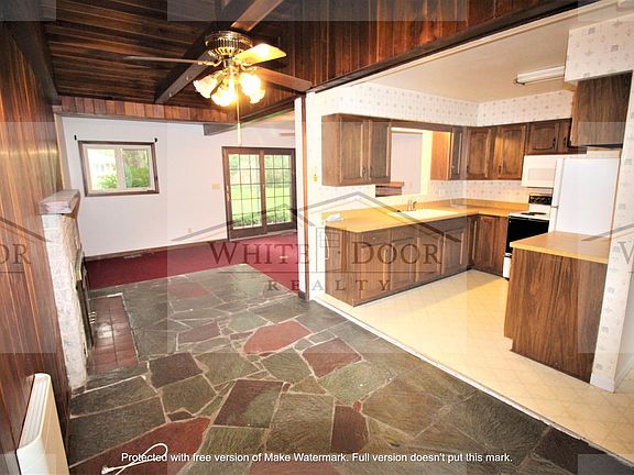 2nd image of 909 Crestview Pl
