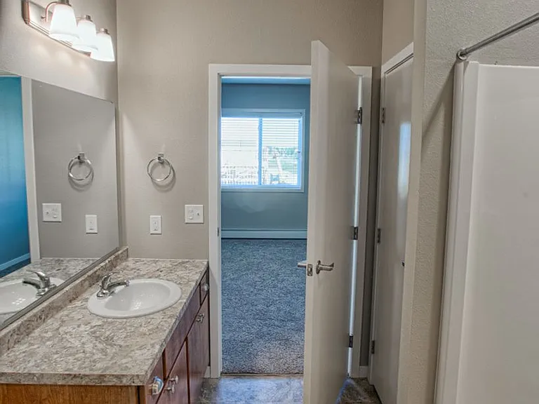 4050 S 34th St — Photo 32