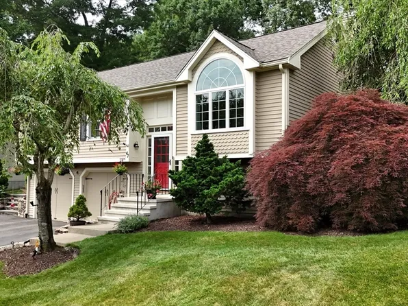 47 Laurelwood Dr, North Attleboro, MA 02760