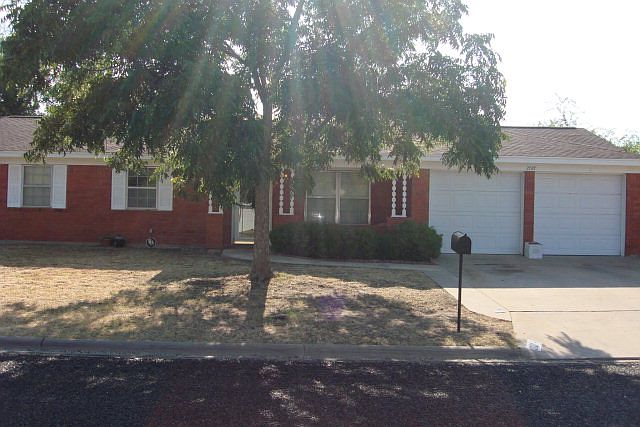 1st image of 2727 Erline Dr