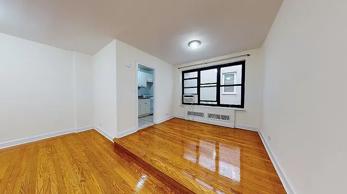 Rented by Bond New York | media 28