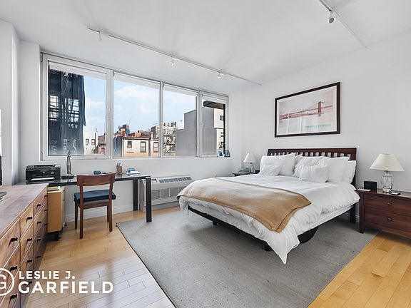 5th image of 255 1st St APT 3C