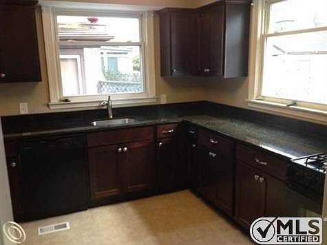 17556 fairfield kitchen.jpg