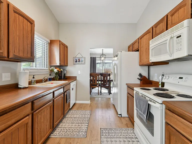 11770 E Asbury Ave — Photo 3