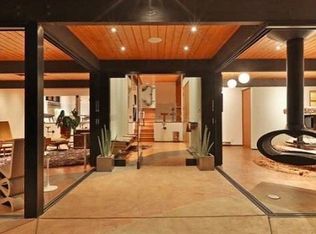 22277 Buena Ventura St, Woodland Hills, CA 91364