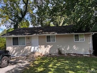 1st image of 8816 Blewett Ave