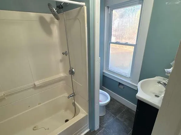 11 Ashuelot St #2, Winchester, NH 03470