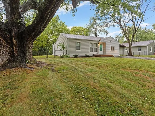 8106 NW State Highway 9, Kansas City, MO 64152