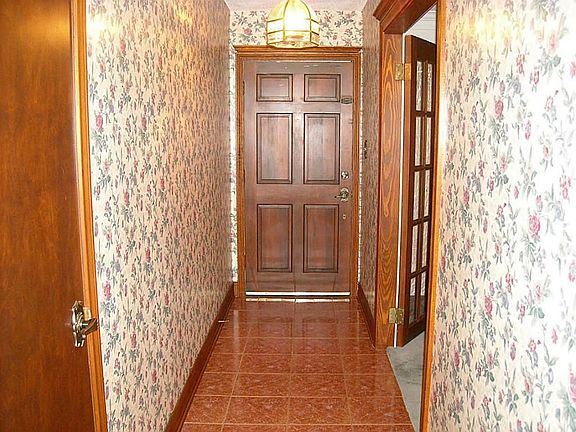 4th image of 920 Mimosa Dr