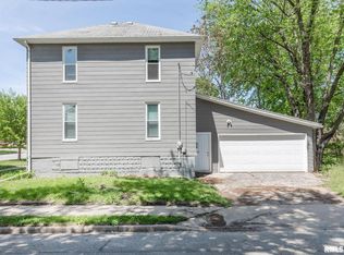 1301 N Perry St, Davenport, IA 52803
