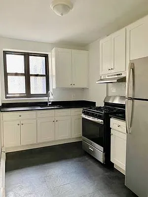 Rented by Zjama Realty Corp | media 9