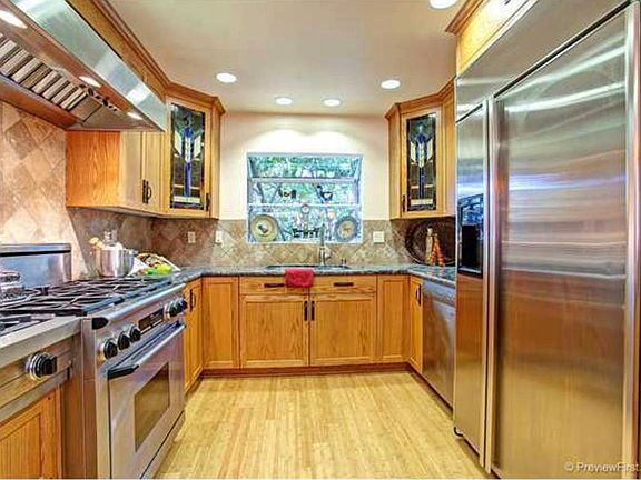 5th image of 5289 Manhasset Dr