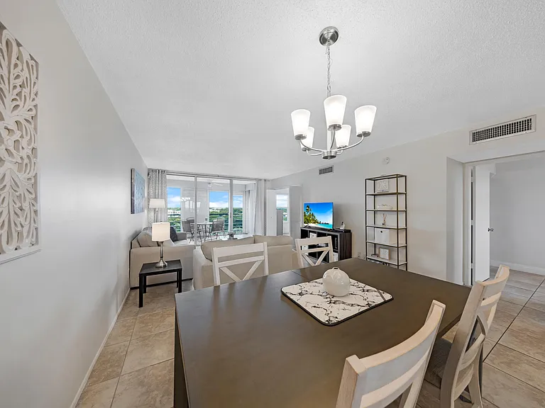 575 Oaks Ln #1009 — Photo 10